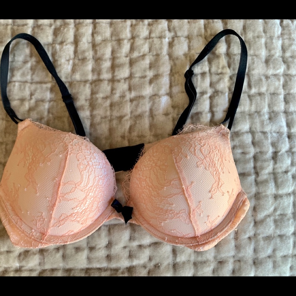2 Count Victoria’s Secret Push up Bras. 34A